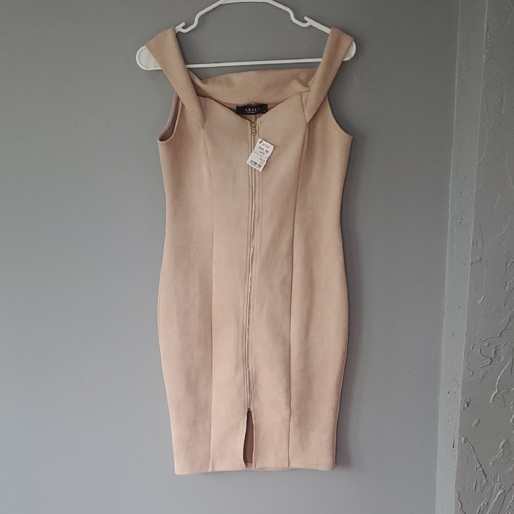 Elegant Beige Sleeveless Dress